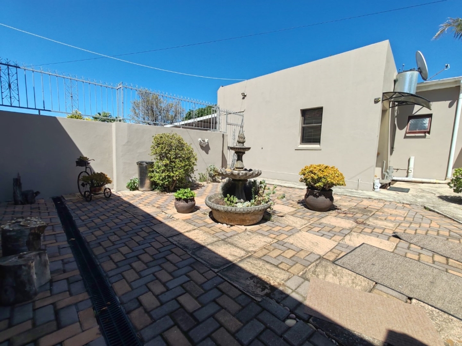 7 Bedroom Property for Sale in Walmer Eastern Cape